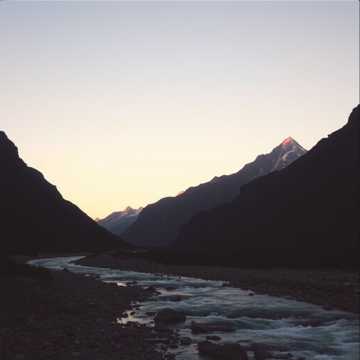 A dal borítója Qazinin Səsi