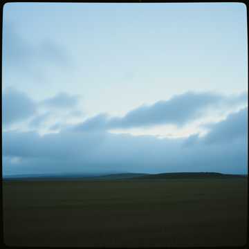 Portada de la canción mnvm