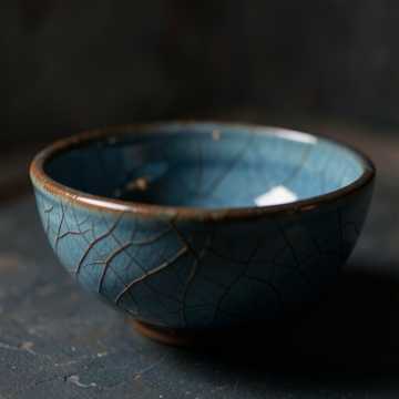 Capa da música كنبان شيّل ومن الداخل حرب