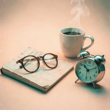 غلاف الاغنية maintenant 60 ans