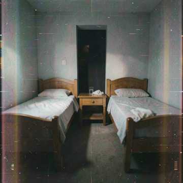歌曲的封面Ketten egymás nélkül