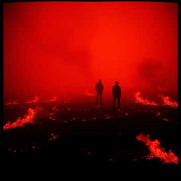 A dal borítója A Rettegés Szárnyain