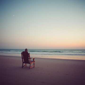 Cover of the song غريب أنا