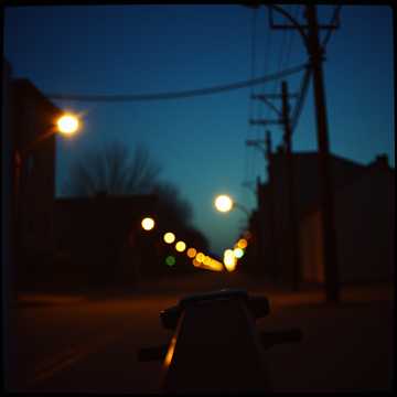 Cover des Liedes Between The Yes and The Delay